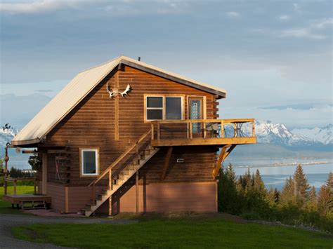 Log Cabins and Vacation Rentals overlooking Kachemak Bay in Homer, Alaska