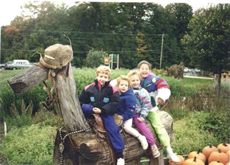 Photo Of Mark Zuckerberg With His Siblings As Children - Celebrities ...