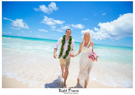 Hawaii Beach Wedding by RIGHT FRAME PHOTOGRAPHY