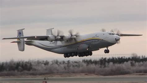 Amazing Antonov AN-22 - Takeoff - YouTube