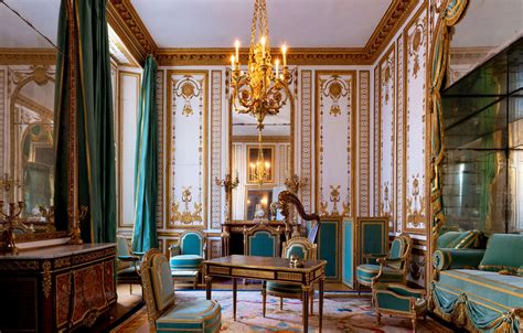 What Opulence Lay Behind Marie Antoinette’s Secret Bedroom Door? The ...