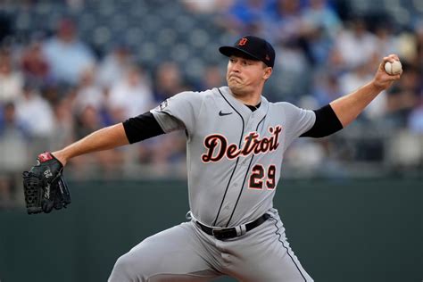 Detroit Tigers doomed by defensive misplays in 8-6 loss to Marlins ...