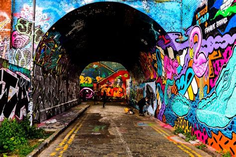 Shoreditch hidden graffiti. : london | Graffiti photography, Murals street art, Street graffiti