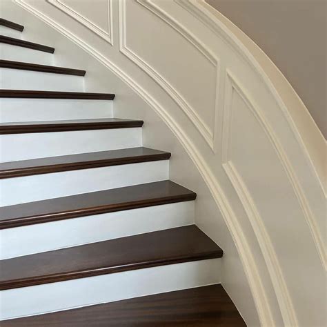 Curved Wall Panelling for Elegant Staircases