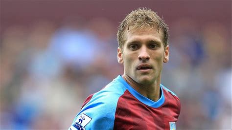 Stiliyan Petrov makes astonishing return to Aston Villa training after cancer battle - Eurosport