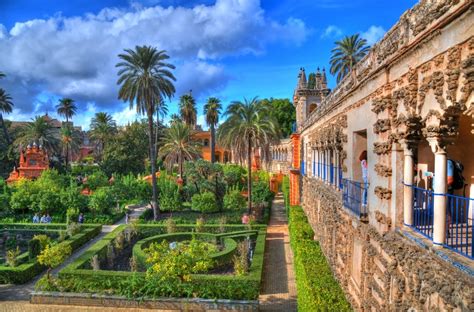 Alcázar de Sevilla: Conoce su historia y el arte que ha inspirado