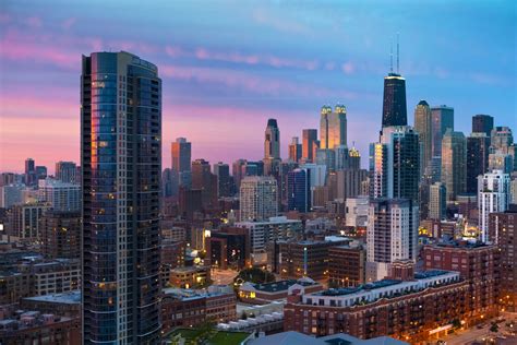 Restaurants, Bars, & Venues in River North of Chicago | UrbanMatter