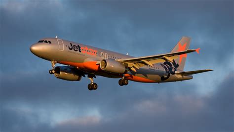 Jetstar Airbus A320 flew with thrust reversers unintentionally deactivated