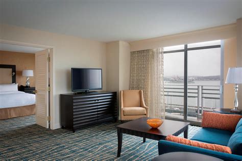 Seattle Waterfront Accommodation - Hotel Rooms | Seattle Marriott ...