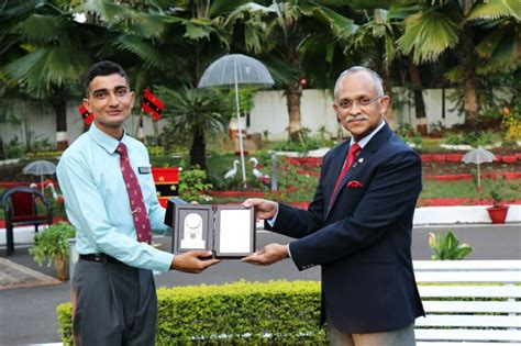 Pune: Southern Army Commander Felicitates NDA Award Winner Cadets ...