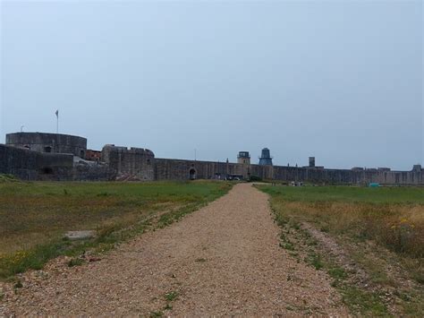 Hurst Castle © Oscar Taylor :: Geograph Britain and Ireland