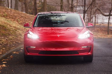 Tesla Model 3 reviews differ on ride quality - Business Insider