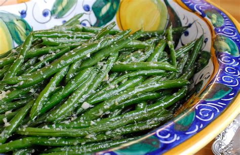 Green Beans With Ginger and Garlic Recipe - NYT Cooking