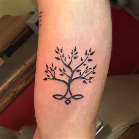 Family Tree Tattoo Design - Easy Family Tattoos - Easy Tattoos - Crayon