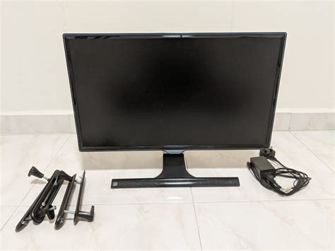 Samsung 24 inch desktop tv with vesa mount clamps, TV & Home Appliances ...