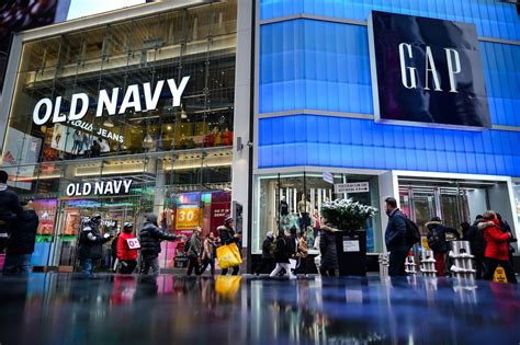 Why Gap Inc's Old Navy spin off was called off | Fortune