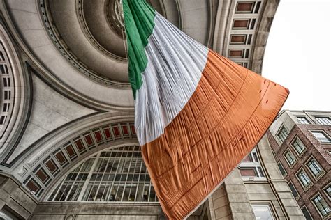 World's largest Irish flag--swaying in the wind (Boston, M… | Flickr