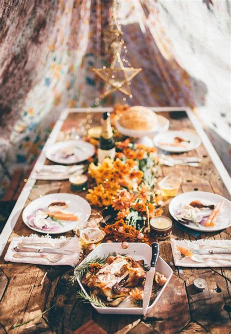 25 Fun Friendsgiving Decor Ideas For Holiday Celebrating | HomeMydesign