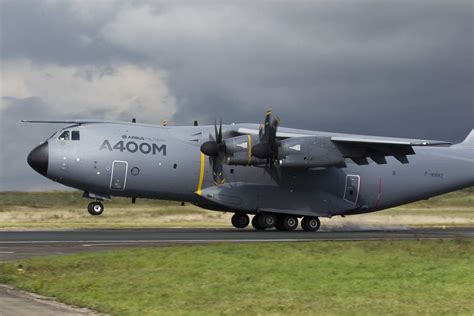 Airbus A400M Atlas Military Completes Dropping Test - Aircraft Wallpapers HD