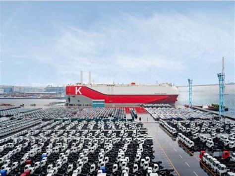 K LINE begins vehicle terminal operation in Japan