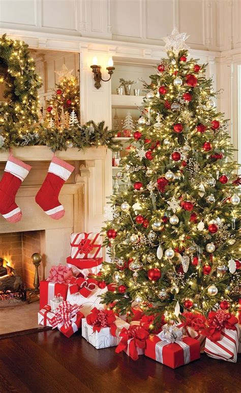 Red White And Gold Christmas Tree Decorating Ideas | Christmas Day