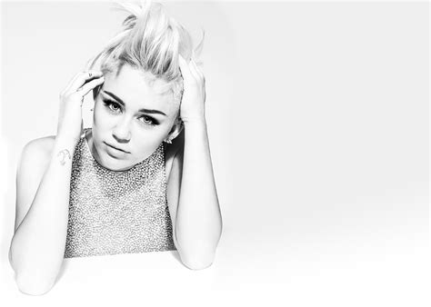 Miley Cyrus - Miley Cyrus Photo (32353645) - Fanpop