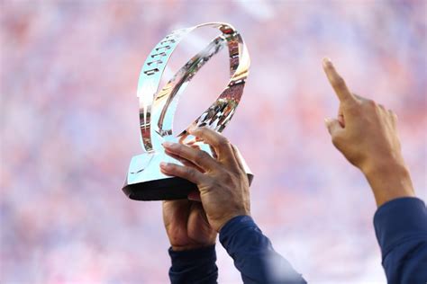 Lamar Hunt Trophy: 5 Fast Facts You Need to Know | Heavy.com