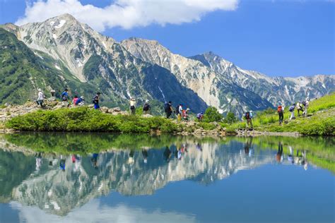 暮らすように宿泊できる、長野県白馬の古民家リゾート「旅籠丸八」｜ZEKKEI Japan