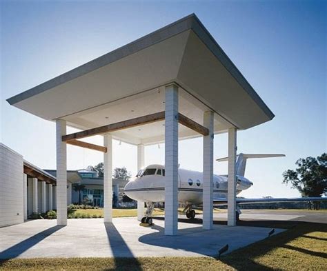 John Travolta's House Is A Functional Airport With 2 Runways For His Private Planes ...