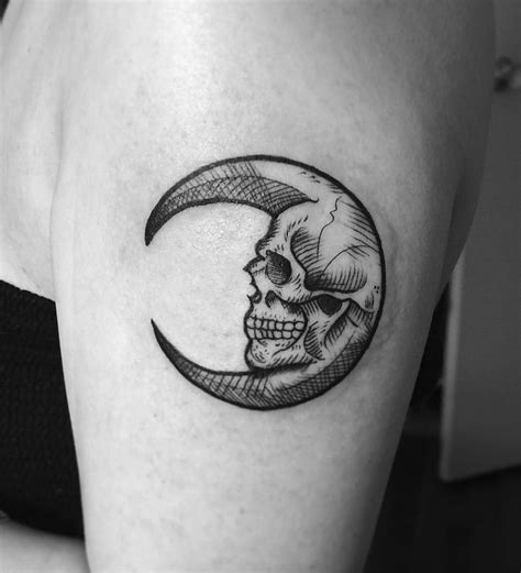 Dark Side Of the Moon.’ Thanks @overxcom3 • Artist @asmir.tattoo ~~~|… | Tattoos, 7 tattoo, Moon ...