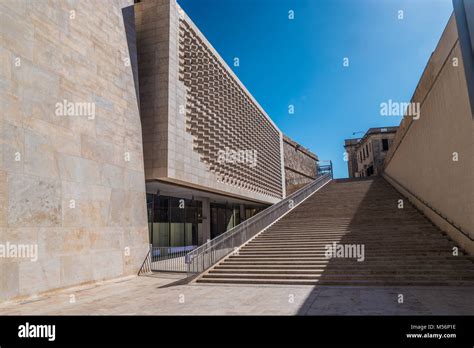 Valletta architecture hi-res stock photography and images - Alamy