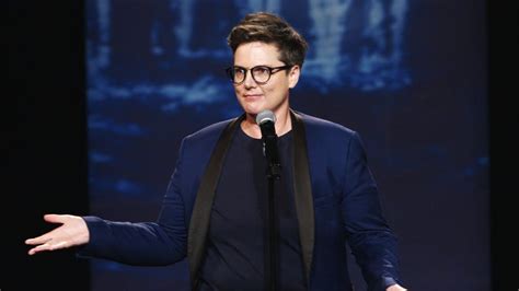 13 Hannah Gadsby 'Nanette' Quotes You Won't Be Able to Stop Thinking About