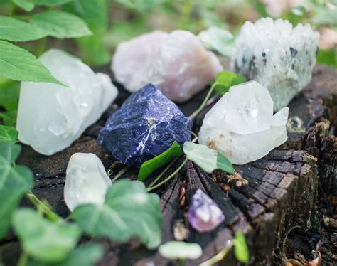 Wellness Trend: The Low-Down On Healing Crystals - TOTM Blog