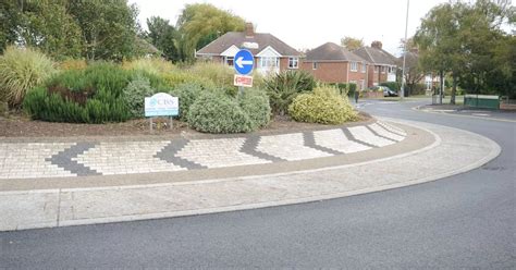 Cambridge divided over UK's first ever Dutch-style roundabout to built ...