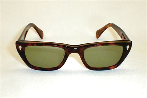 Classic_1960s_Vintage_Sunglasses