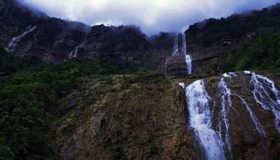 7 Wondrous Cherrapunji Waterfalls For Your Itinerary