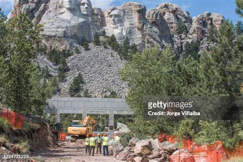 25 Mt Rushmore Construction Stock Photos, High-Res Pictures, and Images ...