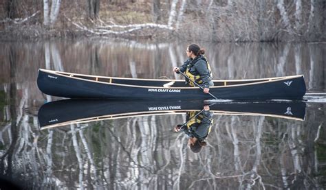 8 Best Solo Canoes to Strike out on Your Yolo Adventures!