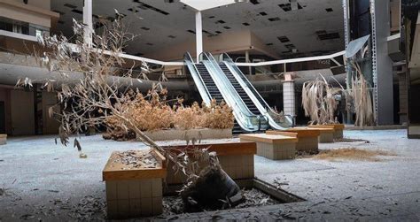 Inside America's Abandoned Malls, In 35 Haunting Photos