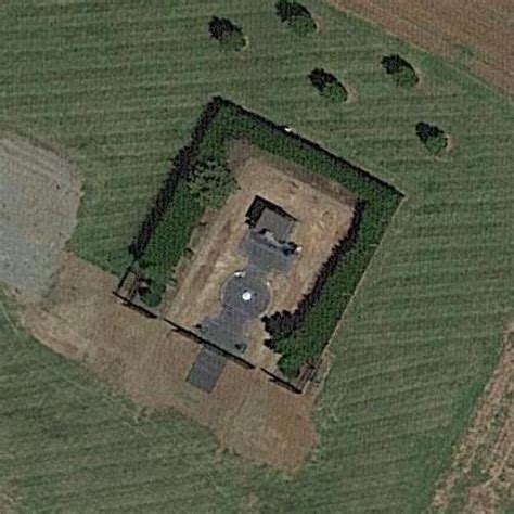 Dale Earnhardt Sr.'s Gravesite in Mooresville, NC (Google Maps)