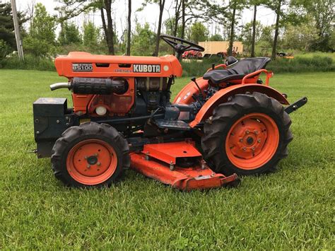 Kubota B5100 Diesel 4WD Compact Tractor - RonMowers