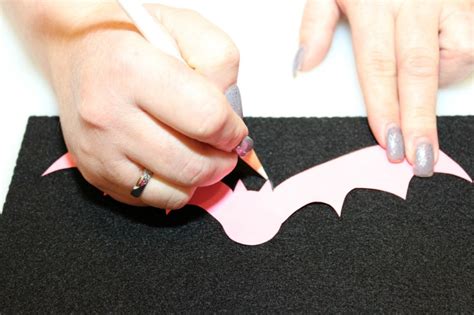 Making a Wiggly Bat Headband | ThriftyFun