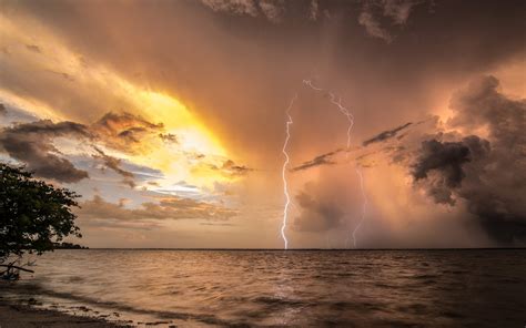 clouds, Storm, Lightning, Beach, Ocean, Nature Wallpapers HD / Desktop and Mobile Backgrounds