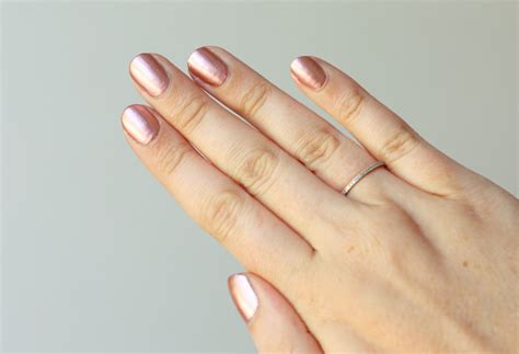 Beauty: Rose Gold manicure with Model's Own Chrome Rose - THE STYLING DUTCHMAN.