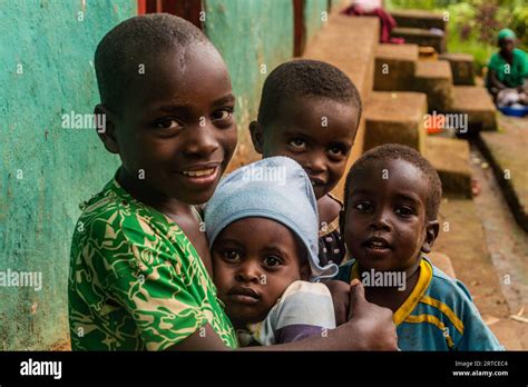 Village jinka tribe hi-res stock photography and images - Alamy