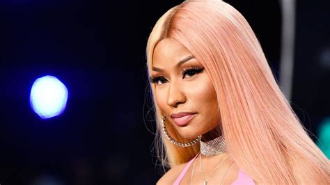 Nicki Minaj: Rapper says she's 'retiring' to have a family - BBC News