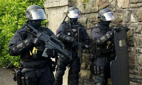 Police Service of Northern Ireland (PSNI). | Irish police, Belfast ...