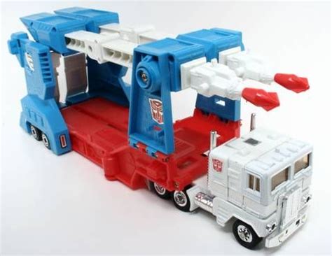 Transformers G1 Ultra Magnus | Transformers, Transformers toys, Transformers art