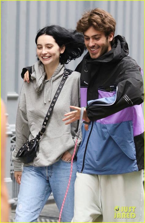 Meadow Walker & Husband Louis Thornton-Allan Look So In Love During Walk Around NYC!: Photo ...