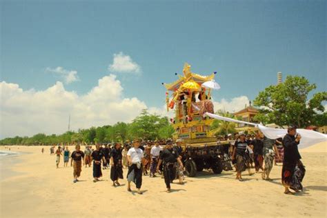 Ngaben Ceremonial by #indonesia on deviantART Ngaben, or Cremation Ceremony, is the ritual ...